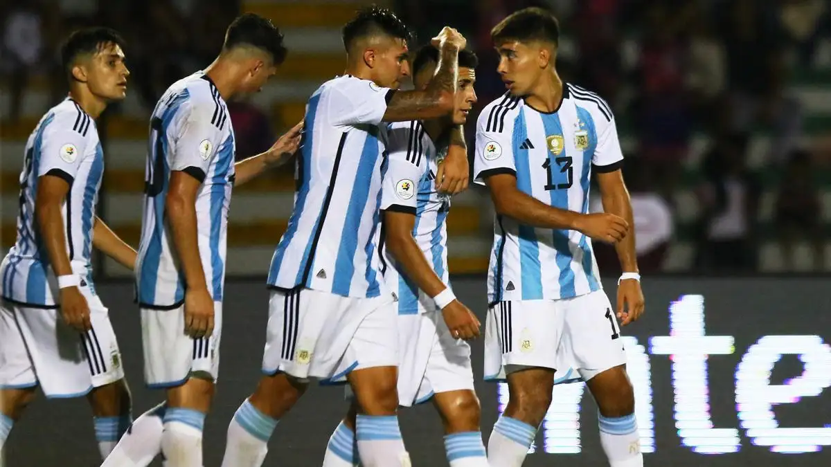 Argentina debe ganarle a Brasil.
