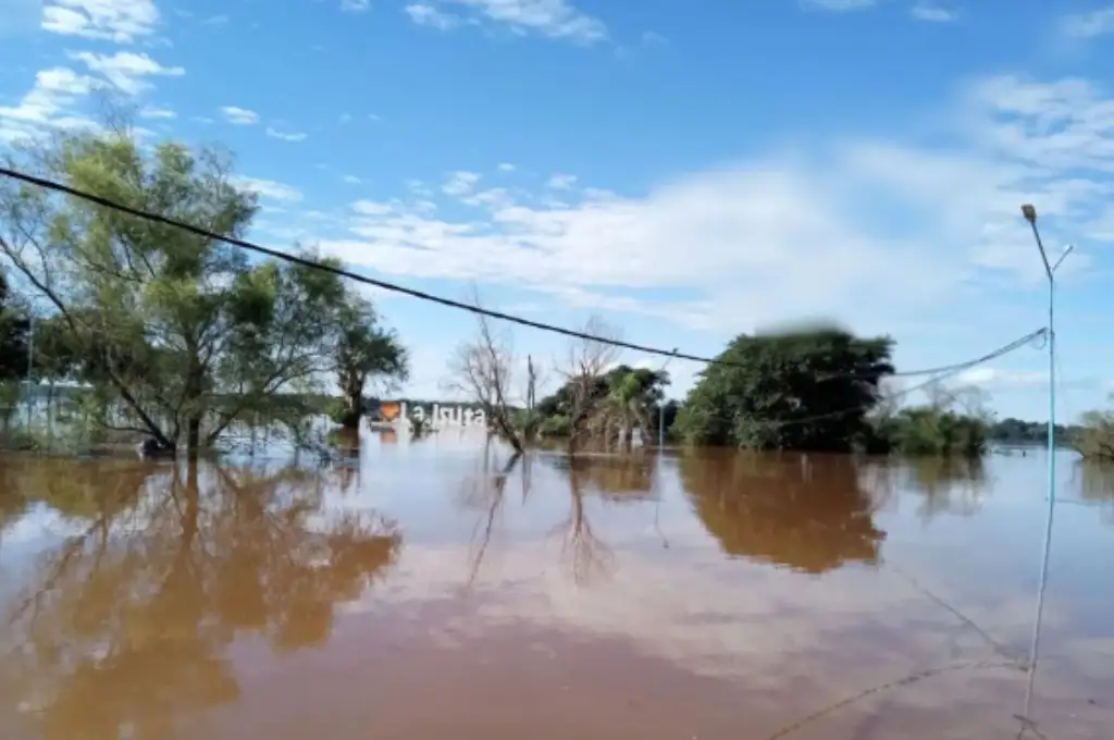 La crecida del Río Uruguay afecta a distintas localidades de Corrientes