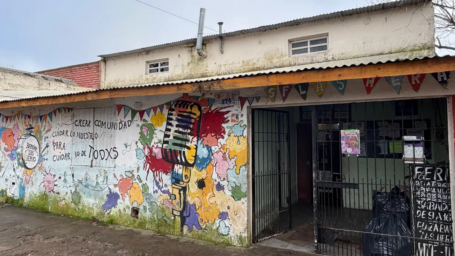La dirigente explicó que los objetos robados estaban guardados bajo llave en estructuras construidas con esfuerzo comunitario.