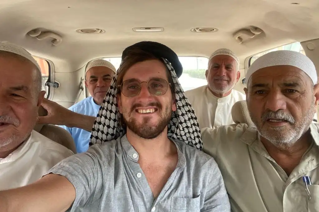 En carpa y a dedo: conocé cómo es la vida de un santafesino que viaja por el mundo casi sin gastar dinero