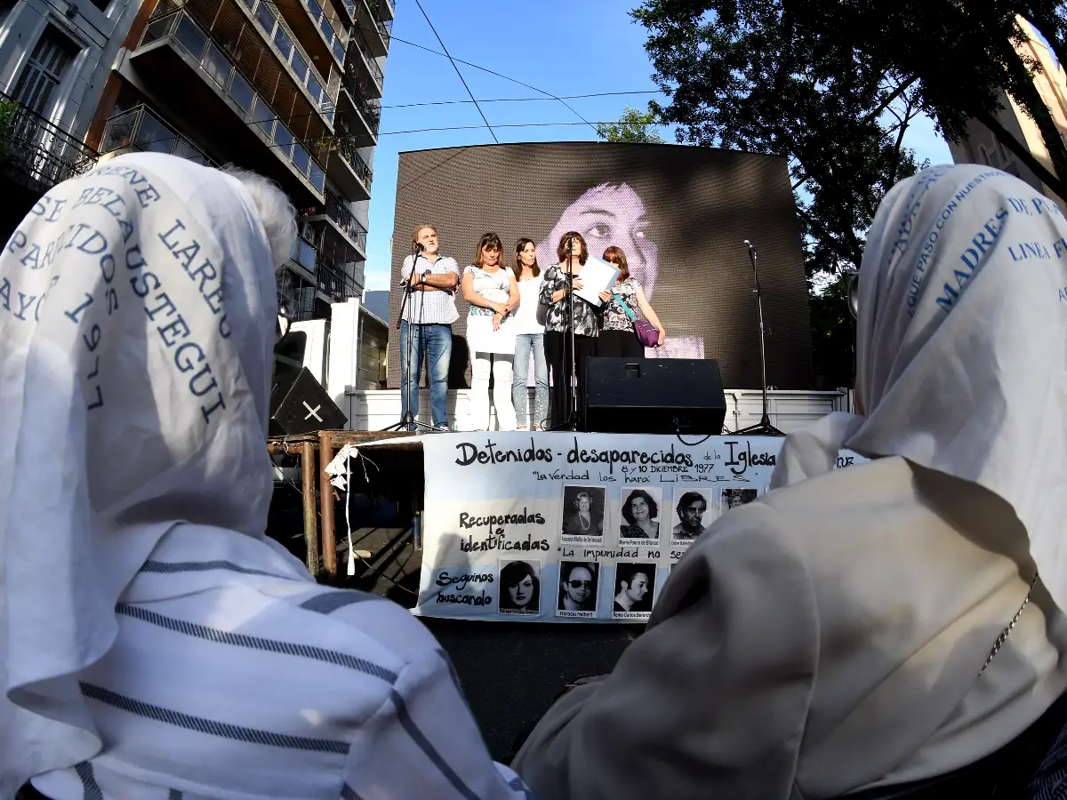 La narradora Ana María Bovo, en el acto por los 40 años del secuestro de un grupo de Madres 