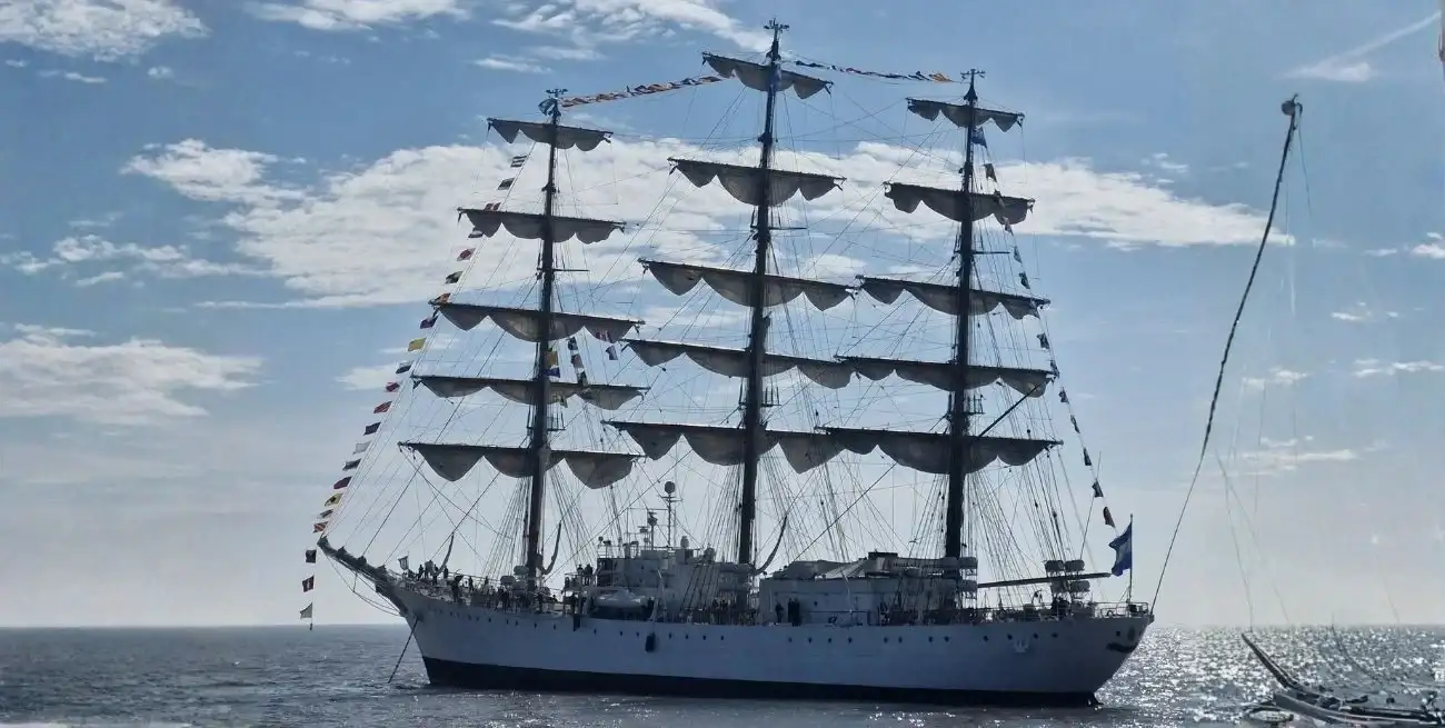 La Fragata Libertad desplegó una destacada labor en el plano de la diplomacia naval.