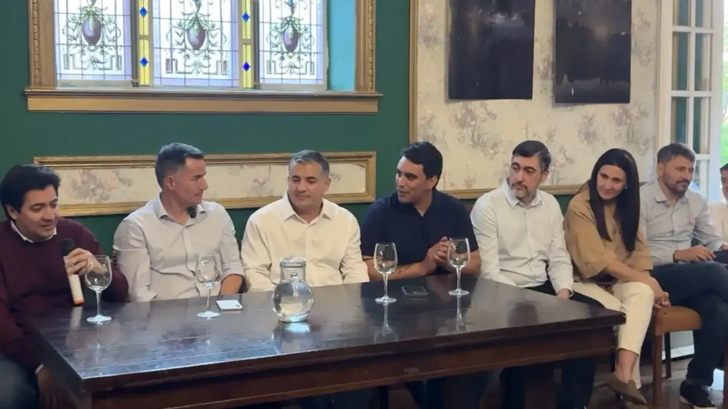 Gabriel Bornoroni visitó San Francisco junto a Gonzalo Roca, en el marco de una recorrida de La Libertad Avanza por el departamento San Justo.