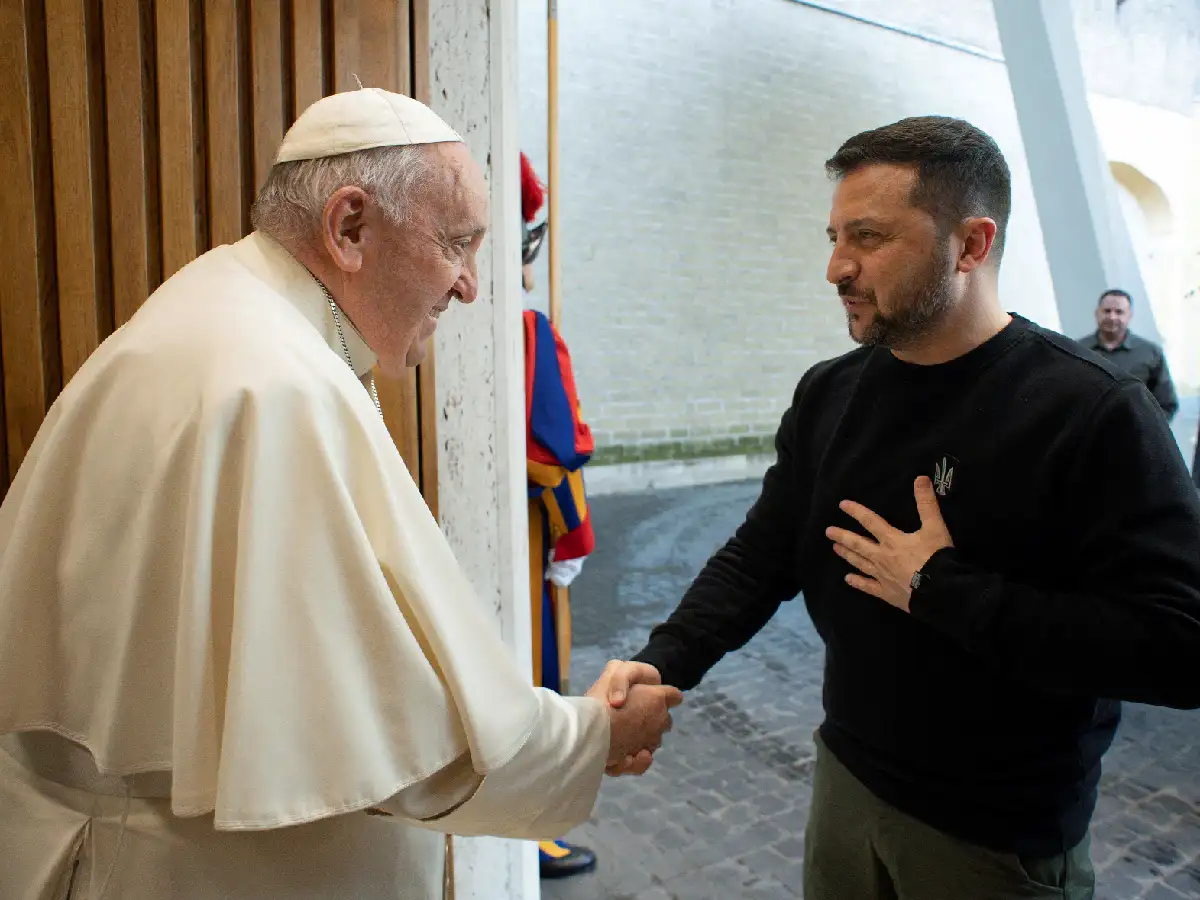 Zelenski se reunió con el Papa, le pidió que respalde el plan de paz de Kiev y que ayude a devolver a los niños