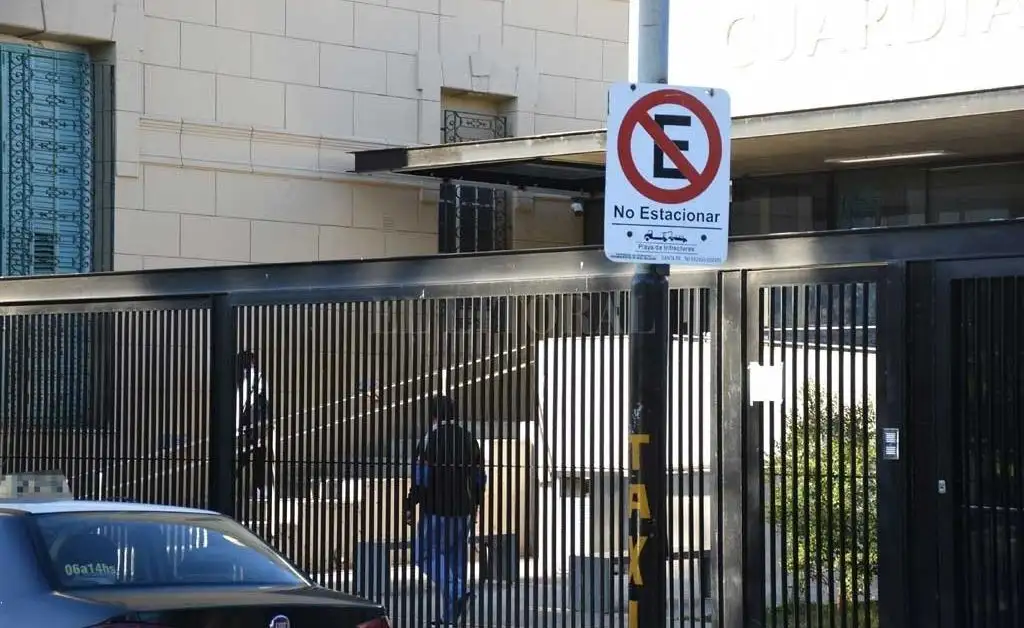 Dos baleados y una mujer apuñalada durante la noche en Santa Fe