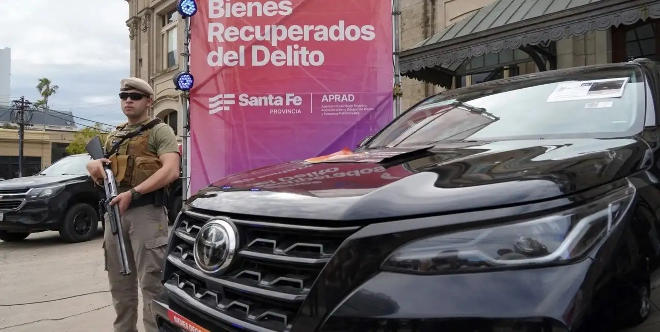 La Toyota 4 x 4 de siete asientos cuyo precio base era de 20 millones fue rematada por 60.