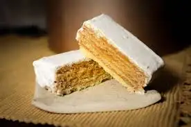 Crearon un alfajor cuadrado de cuatro capas, y facturan más de $ 4 millones al año