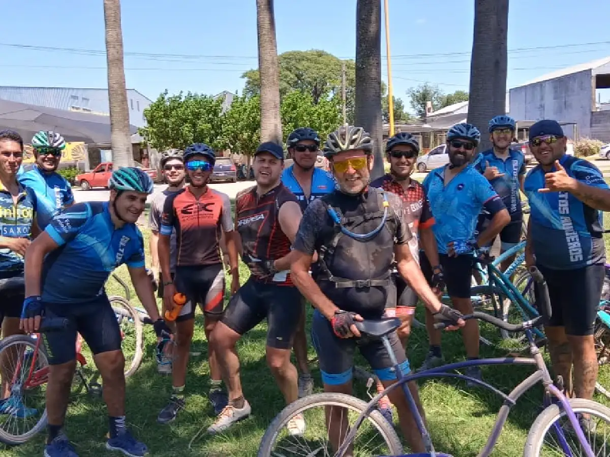 Dejaron las Venzo en casa y se fueron hasta Marina en bicis playeras
