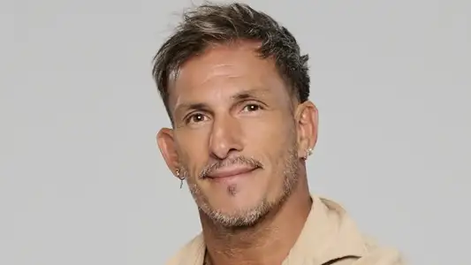 GH