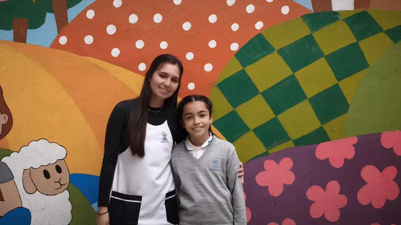 Chiara Favot junto a su profesora Daira Gutiérrez