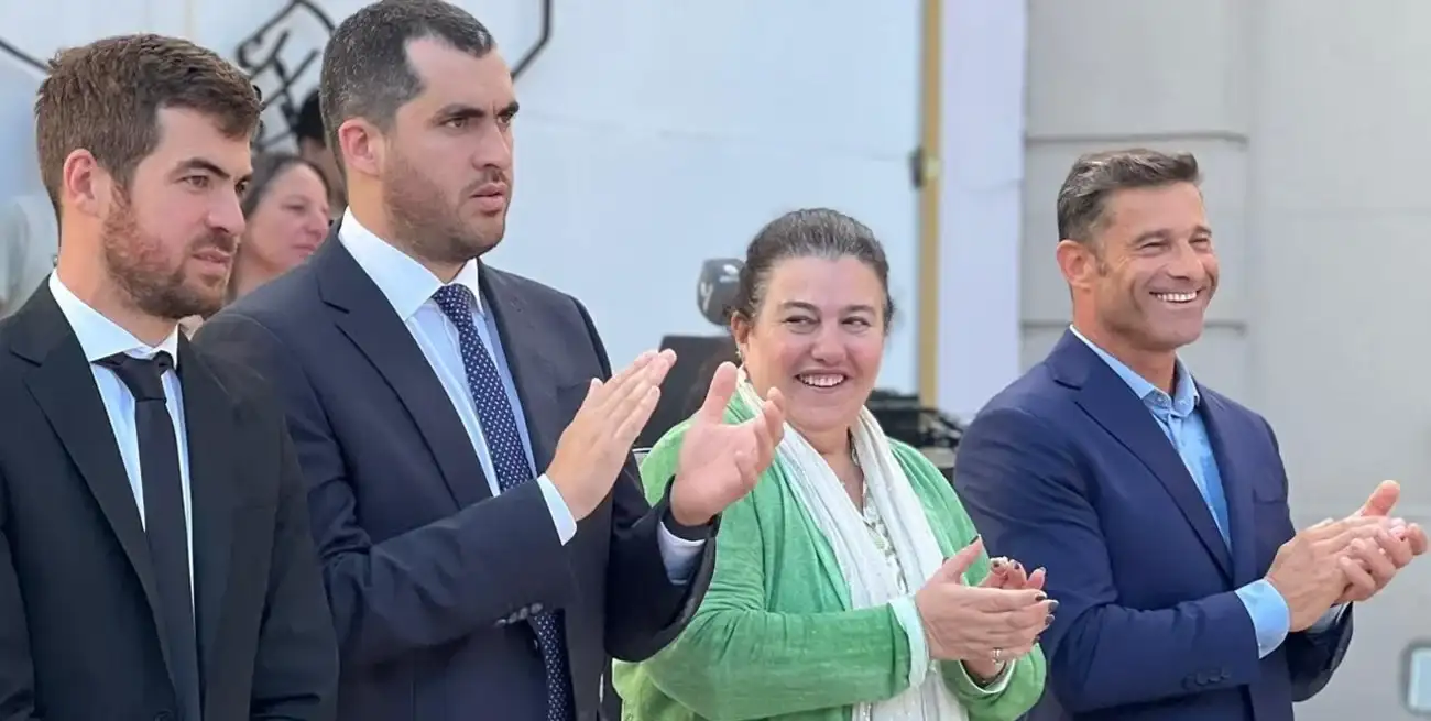 El acto oficial conmemorativo se llevó adelante en la explanada de la Parroquia Santísima Trinidad, uno de los espacios más significativos de la historia rufinense.