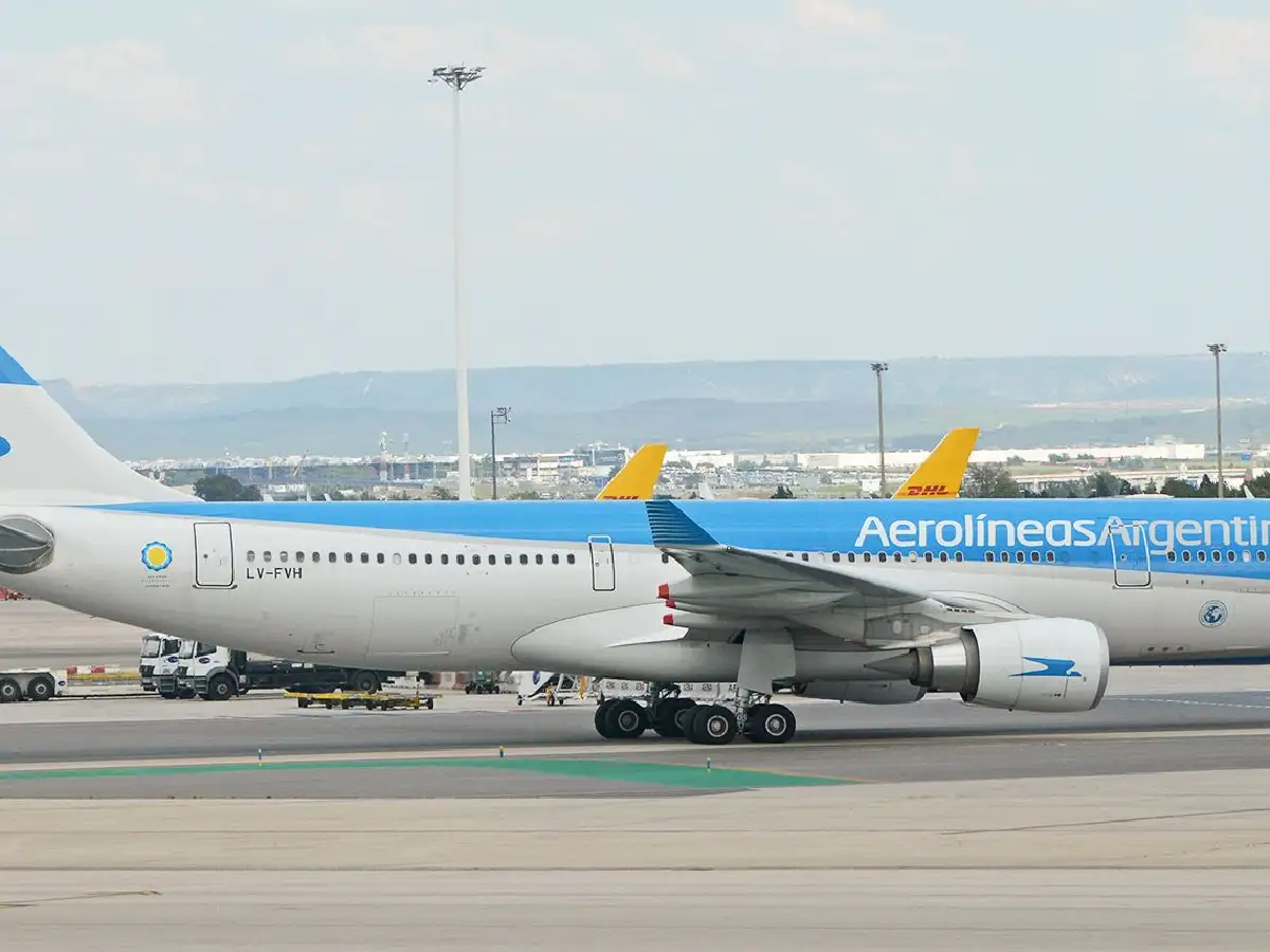 Amenaza de bomba en un avión de Aerolíneas que debió aterrizar de urgencia en Comodoro Rivadavia