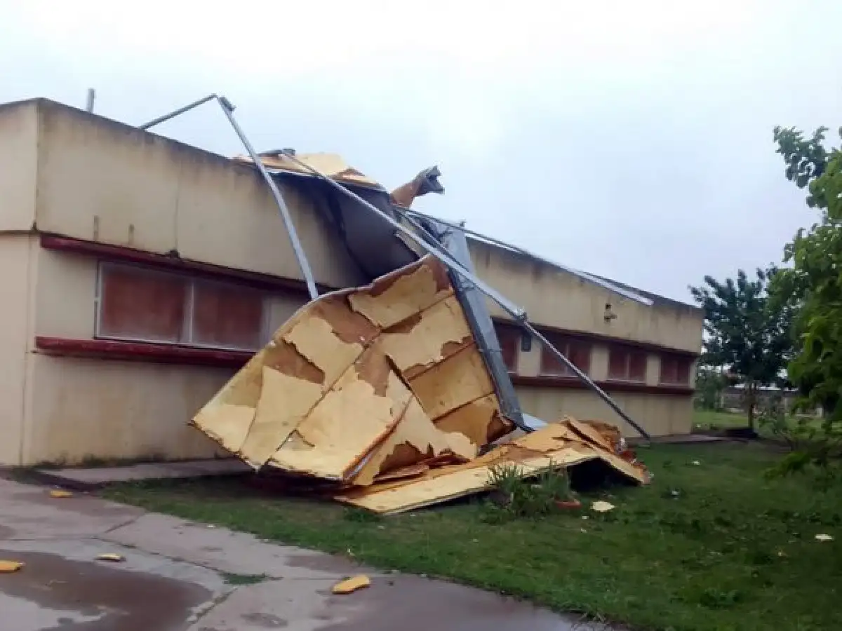 Fuerte tormenta azotó a la ciudad durante la madrugada