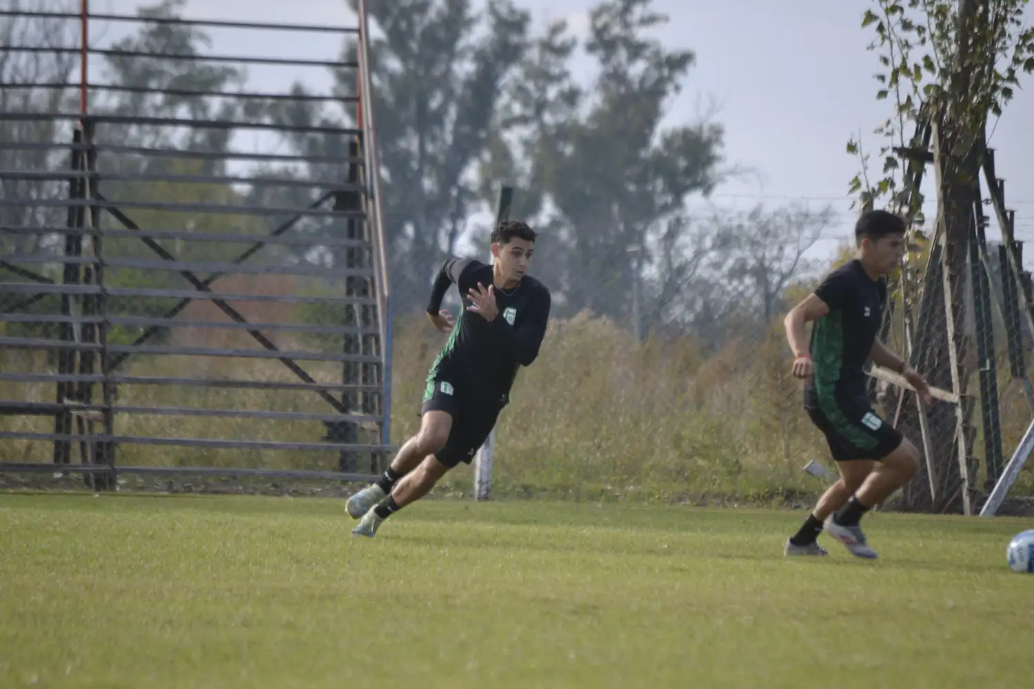 El volante sanfrancisqueño volvió a ser titular en el equipo de Maza y fue una de las figuras del partido frente a El Linqueño.