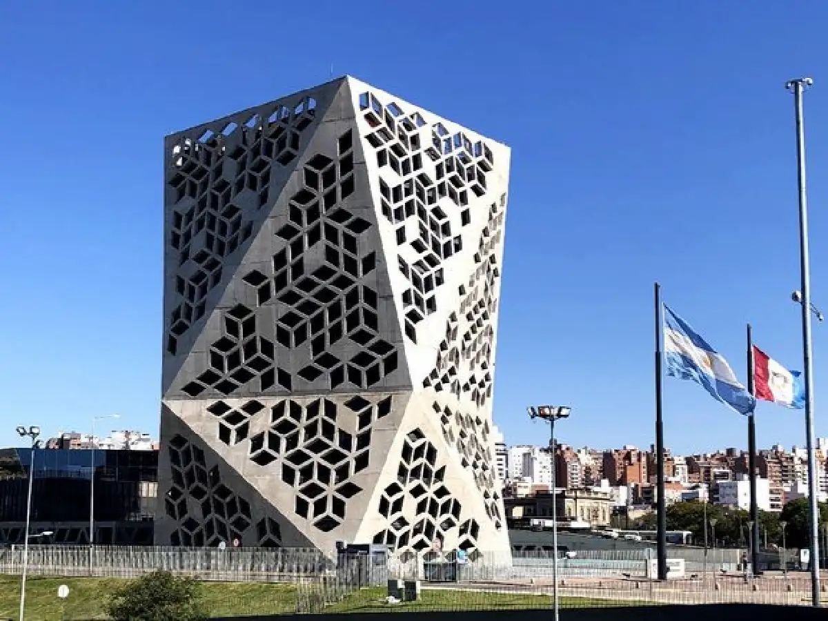 La Justicia autorizó a Córdoba la compra de dólar oficial para pagar deudas