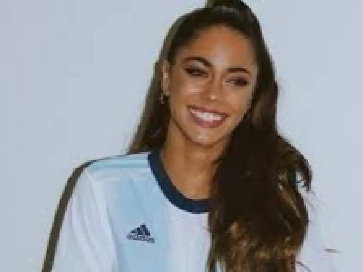 Tini llegó a Qatar luego de ser criticada tras la derrota de Argentina en el Mundial