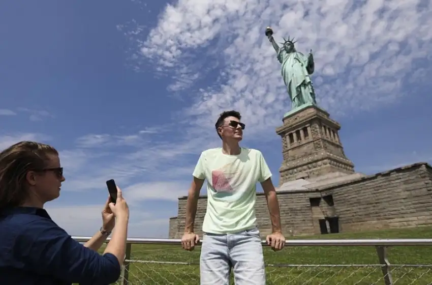 En Nueva York ya no será obligatorio el uso de tapabocas en espacios cerrados