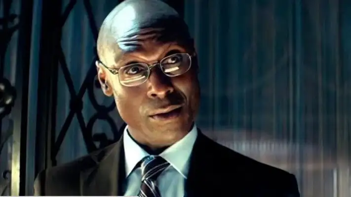 Murió Lance Reddick, el actor que dio vida a “Charon” en la saga John Wick