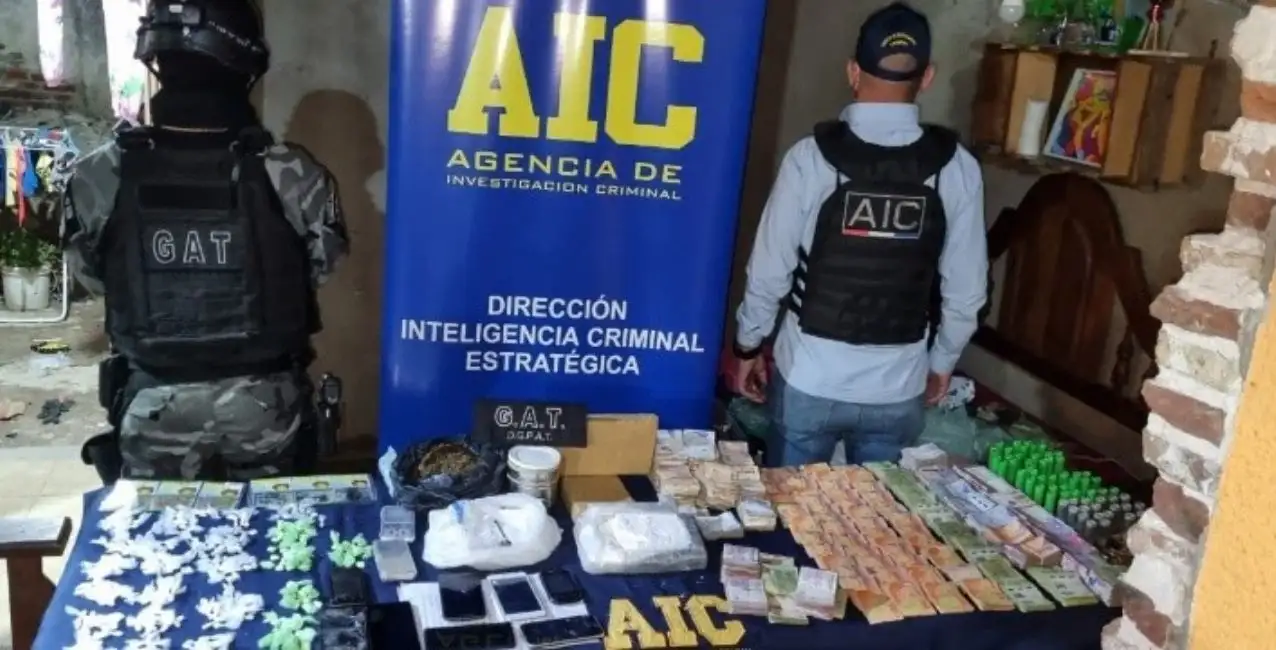 Detienen a policías vinculados con el líder narco Brandon Bay