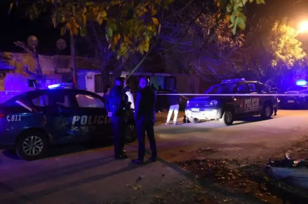 Rosario: asesinaron a tiros a un hombre en su casa de barrio Santa Lucía