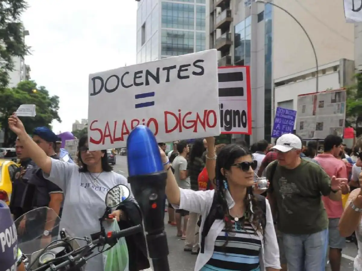 Los docentes cordobeses repudiaron las modificaciones en la paritaria nacional