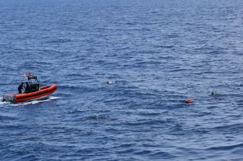 Misterio: hallaron un barco a la deriva con 20 muertos a bordo