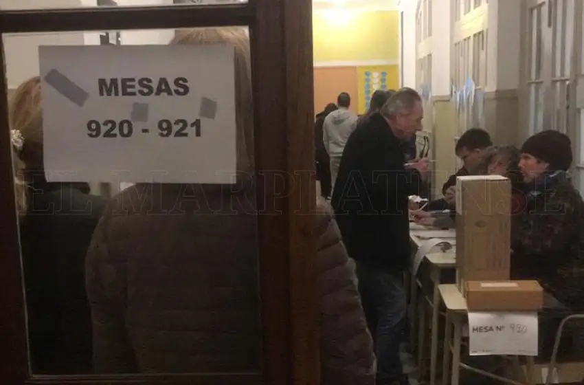 Aprueban la contratación del servicio de recolección de telegramas de las mesas electorales