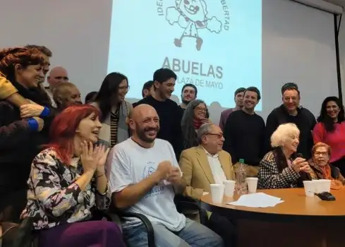El comienzo de la restitución de identidad del nieto 133 comenzó hace casi cinco años cuando, como tantos otros, sospechó de sus orígenes y se acercó a Abuelas de Plaza de Mayo.
