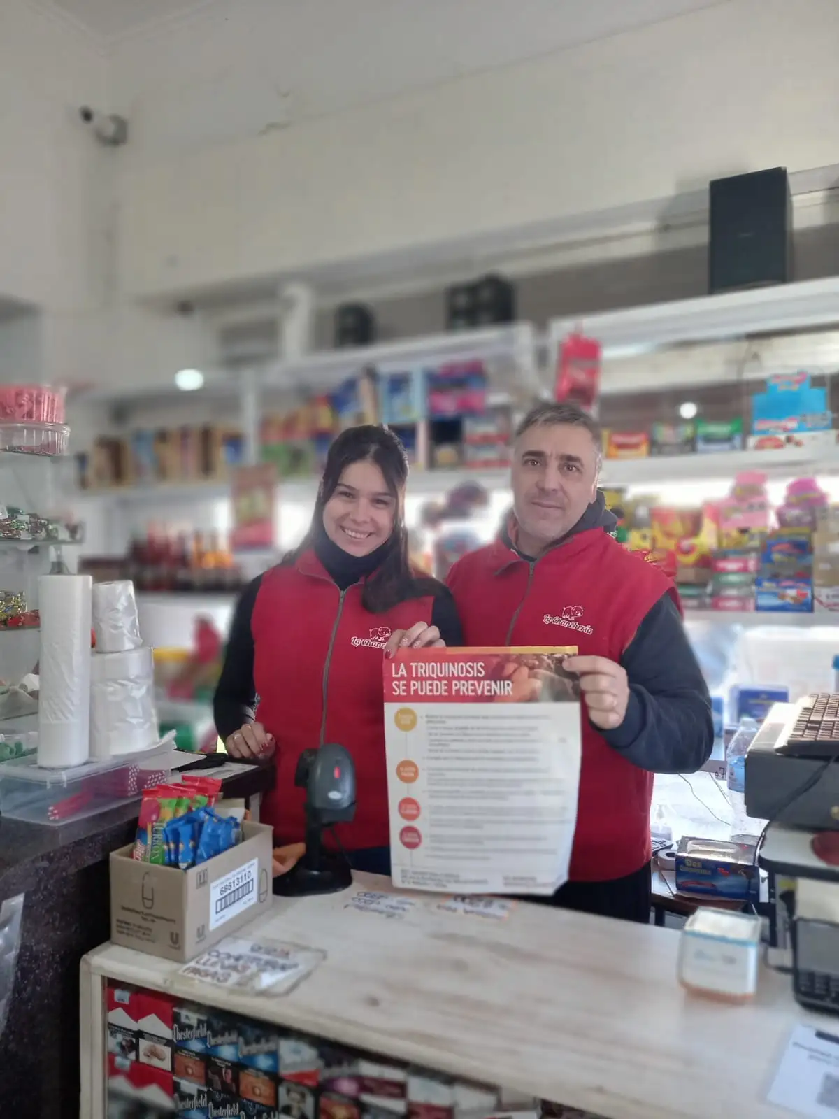 Las autoridad visitaron una cantidad importante de comercios.