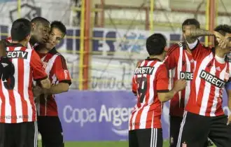 Igualaron en la vuelta del clásico platense