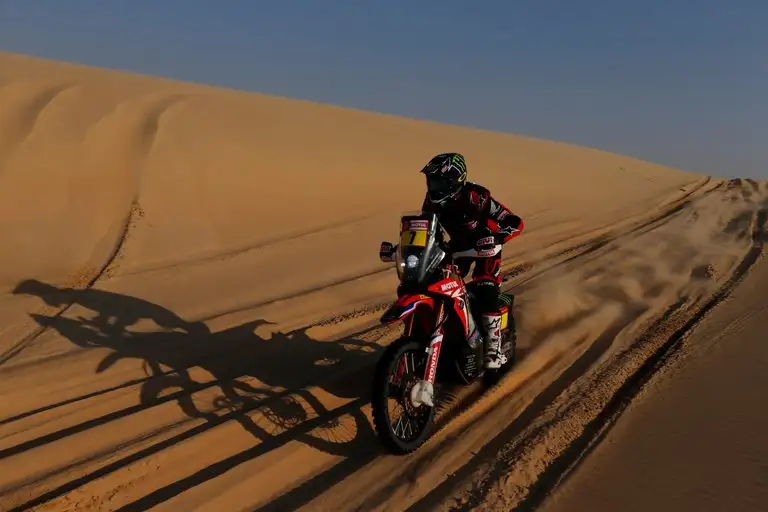 Histórico: Kevin Benavides ganó el Rally Dakar en la categoría motos