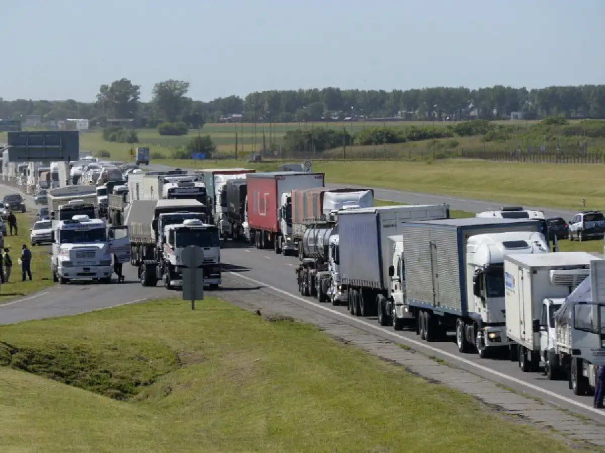 El Gobierno de Santa Fe decidió "terminar con los cortes" de transportistas autoconvocados