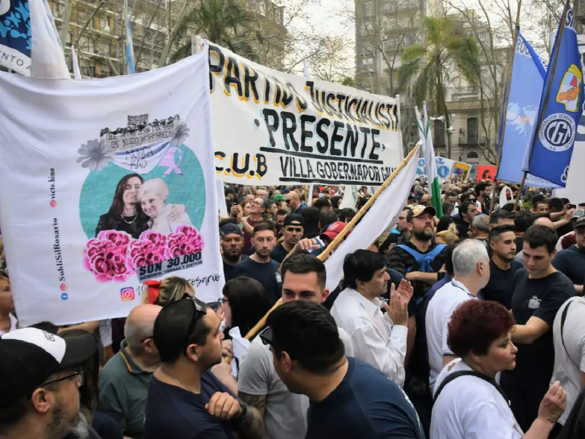 El FdT convocó a una movilización a Plaza de Mayo "en defensa de la democracia"