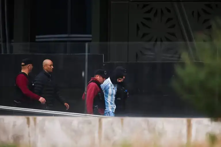 El influencer se muestra subiendo edificios de importante altura en todo el mundo.
