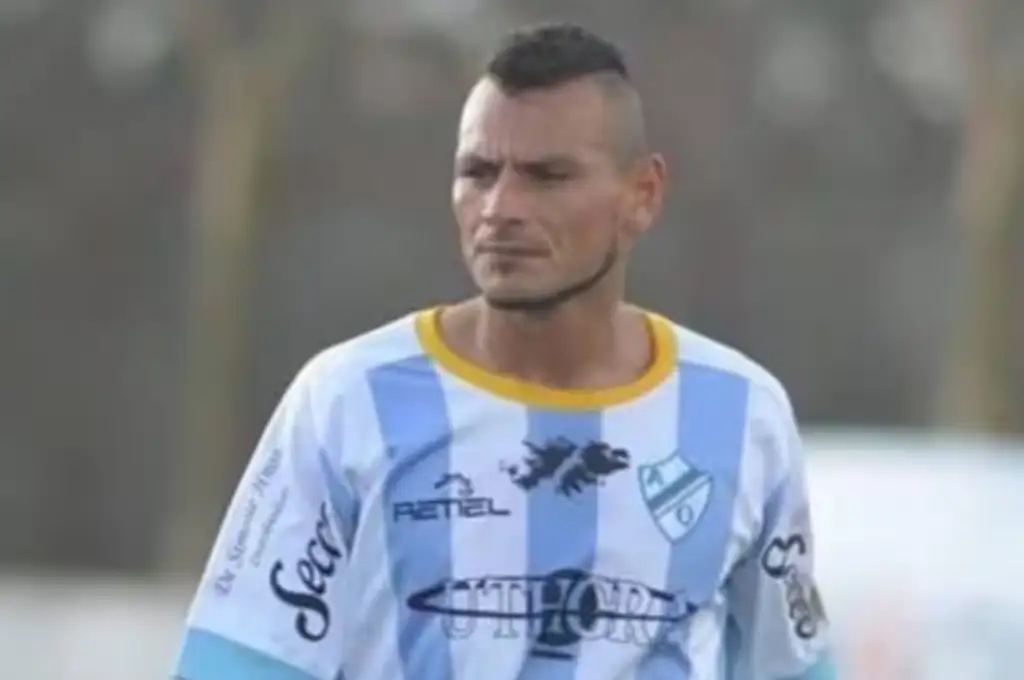 Cristian Tello era ídolo de Argentino de Quilmes. (Foto: Gentilezas)
