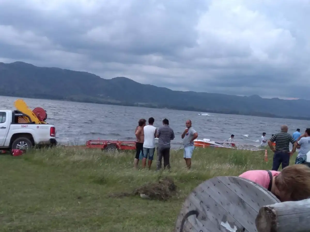 Encontraron muerto a un joven en el dique Los Molinos