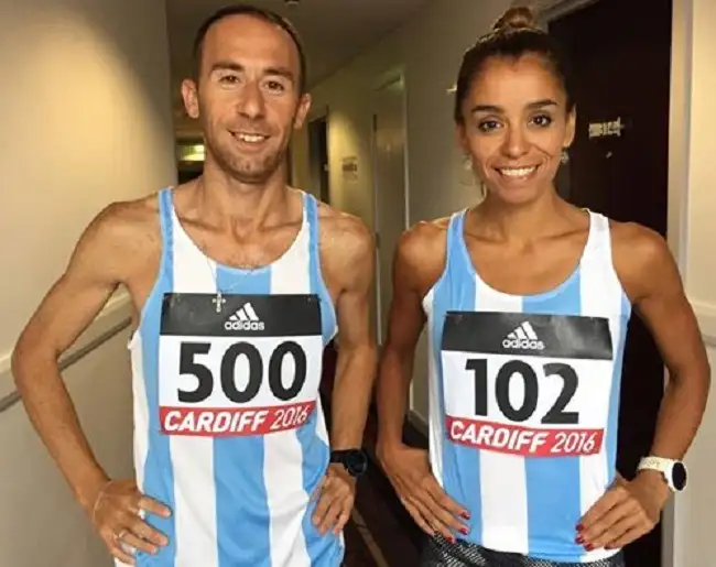 A la altura en Cardiff
