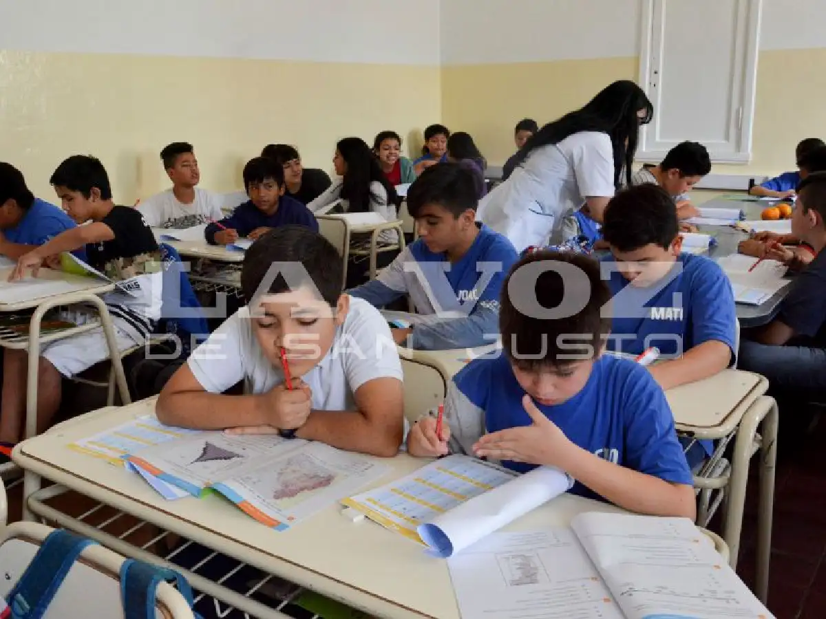 Alumnos de 6° grado se prueban este jueves en la Evaluación Aprender 2018