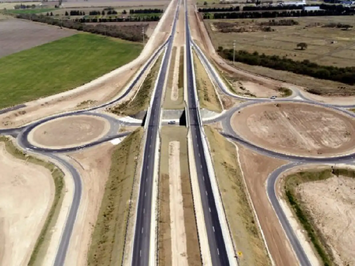 Presentan el proyecto de autopista de ruta 158, entre Río Cuarto, Villa María y San Francisco