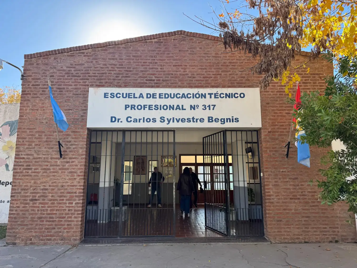 Escuela de Educación Técnico Profesional Nº 317 "Dr. Carlos Sylvestre Begnis".
