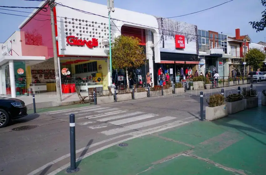 Comercios: "La crisis abarca a las grandes y pequeñas superficies"