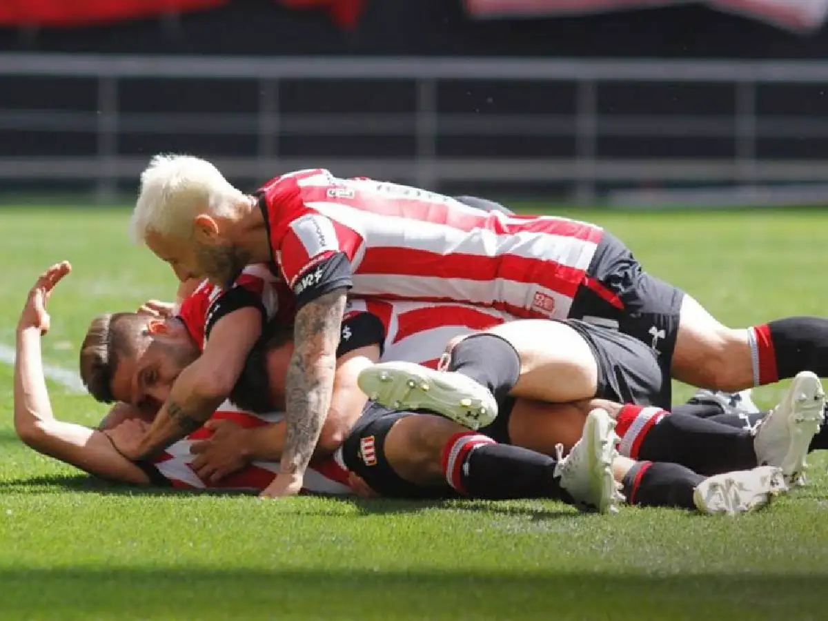 Estudiantes le ganó a Patronato en un accidentado partido