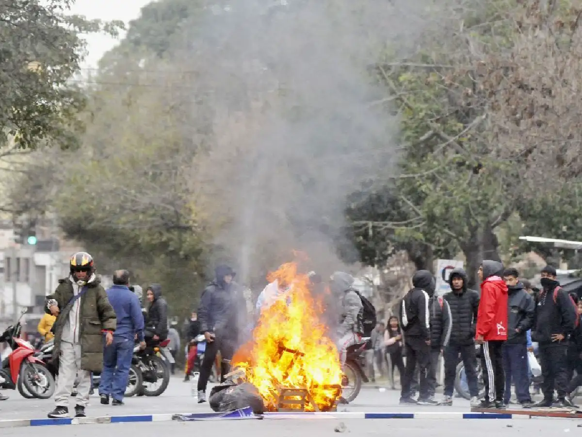 Represión en Jujuy: las dos CTA y sectores de la CGT protestarán desde las 13 en el Obelisco