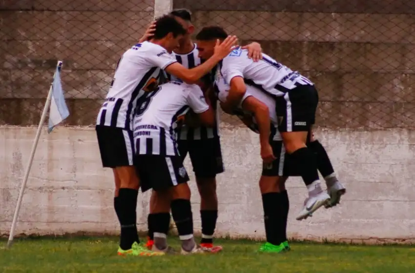 Atlético Mar del Plata lo dio vuelta dos veces y cerró con un triunfo en Pinamar