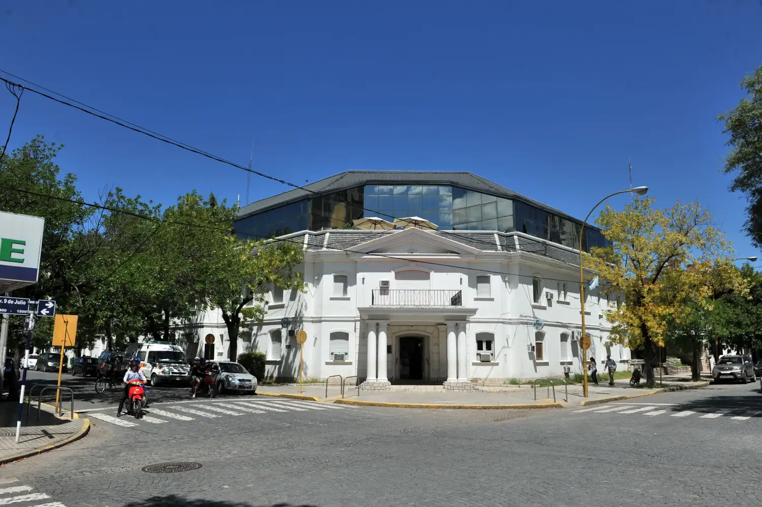 Fueron derivados a la Clínica Carrá.