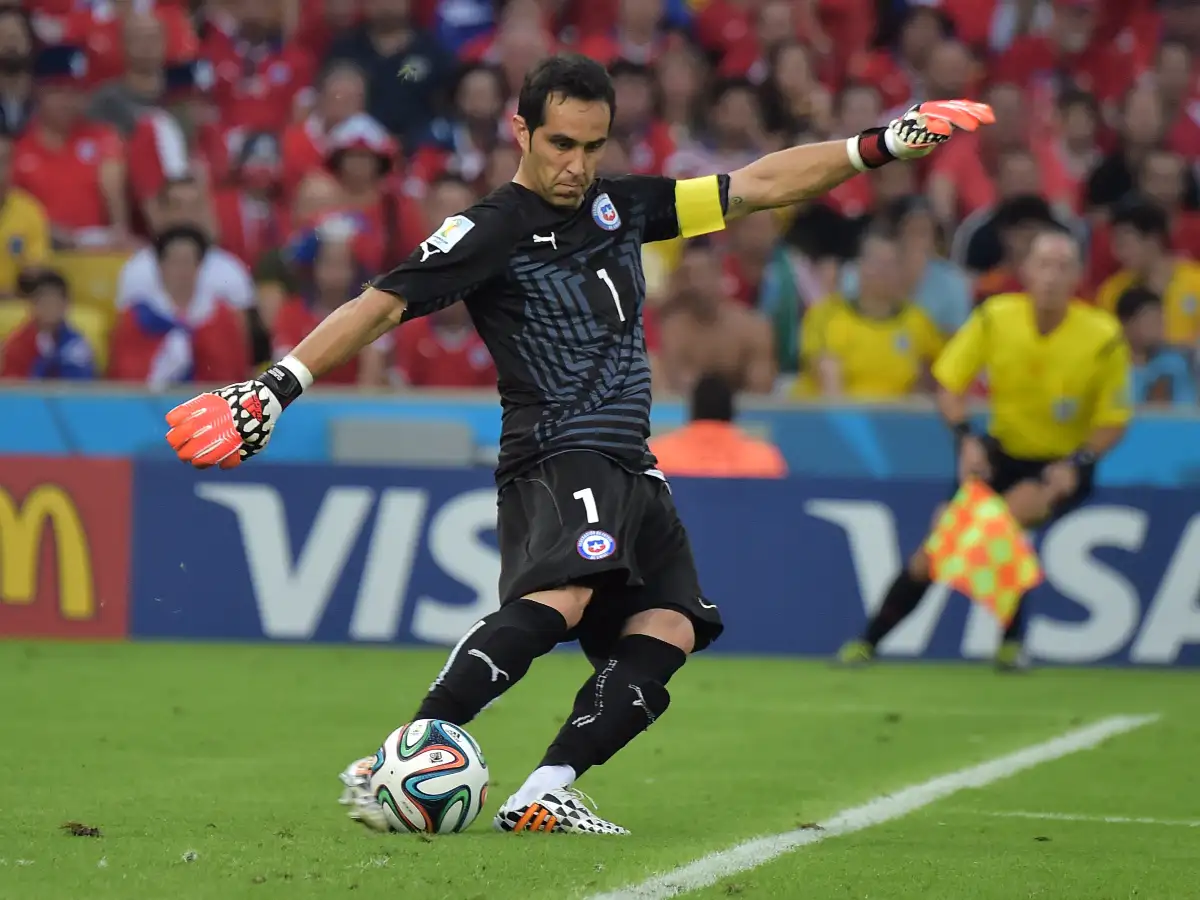BRAVO Y EL RETIRO DE SU SELECCIÓN