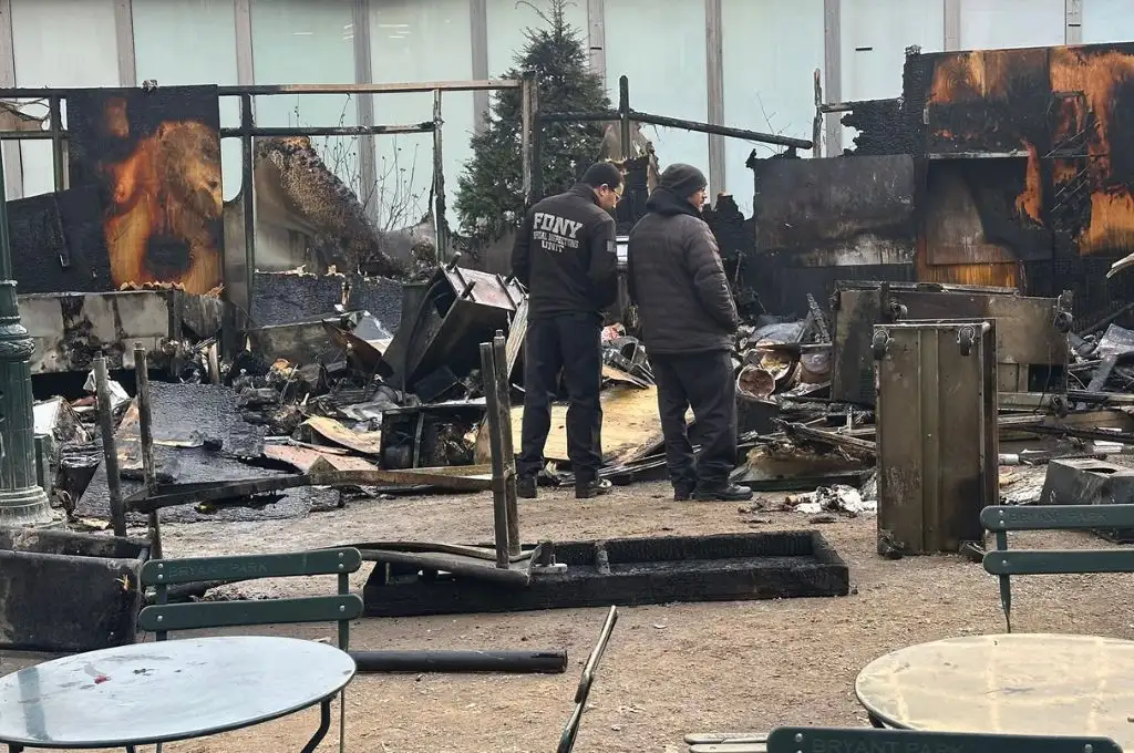 Incendio en el mercado navideño Winter Village de Bryant Park en Manhattan.