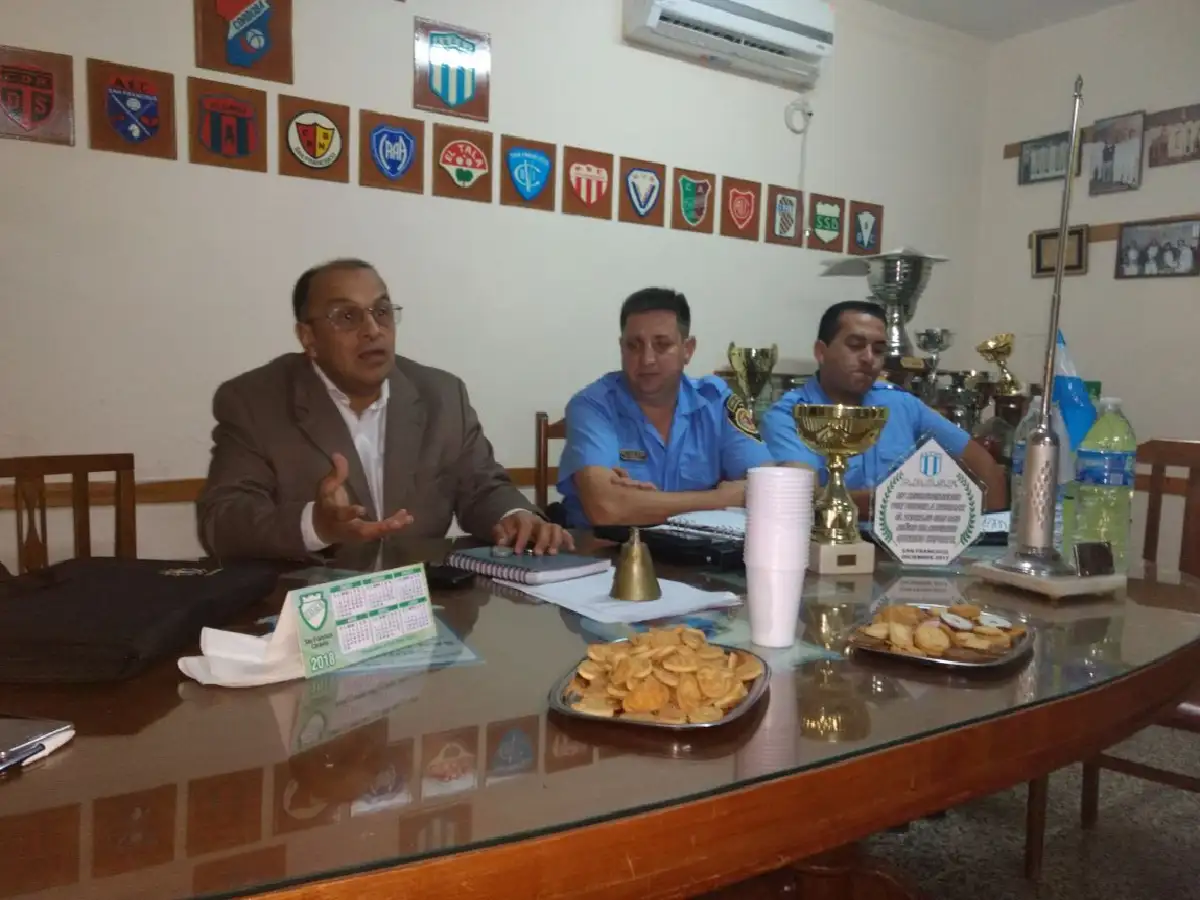 Bº Roca: reunión de seguridad entre Policía y vecinos