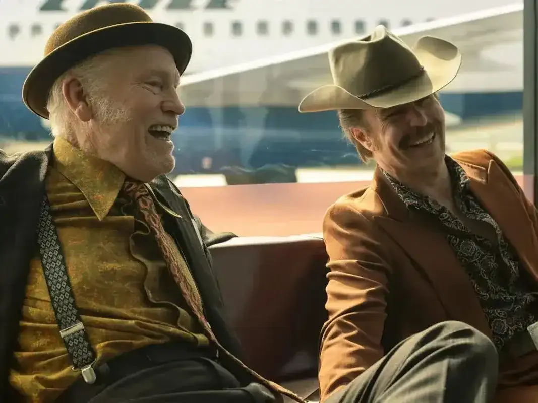 John Malkovich y Sam Rockwell en Caballo salvaje nueve, película que abrirá el Festival de Mar del Plata 2026.
