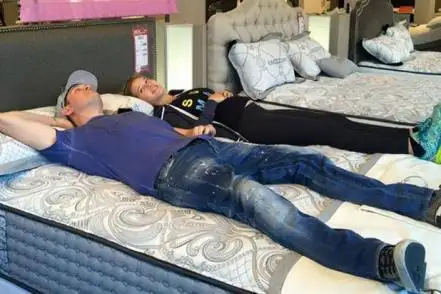 A Luisana Lopilato ya se le nota la pancita